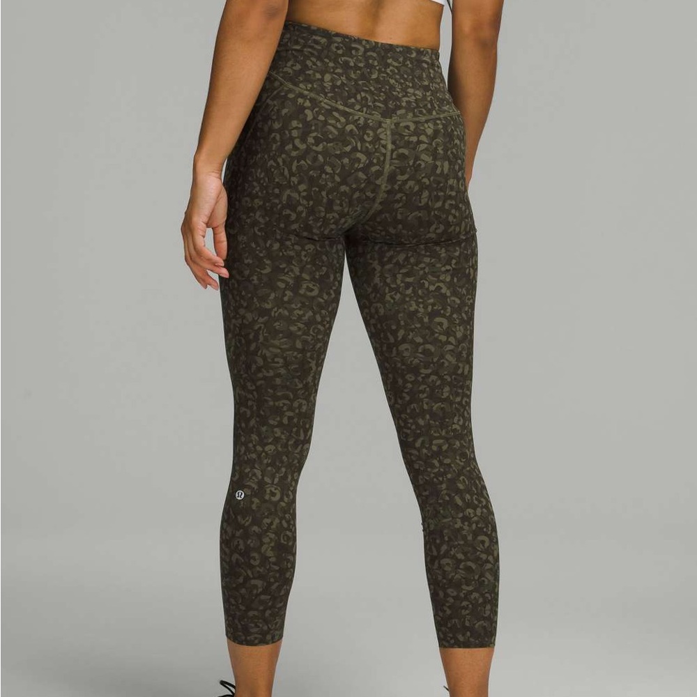 Lululemon Base Pace ICMO Size 6